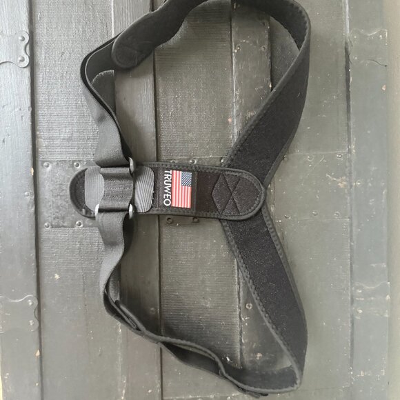 Truweo Posture Corrector For Men Or Women - Upper Back Brace Made in USA - Picture 2 of 6